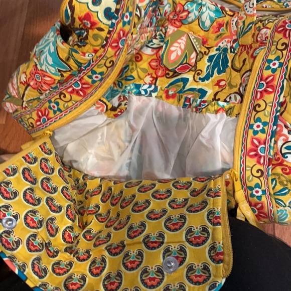Beautiful Vera Bradley diaper bag bold yellow pattern - Picture 5 of 5